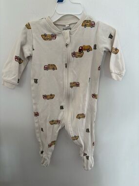 4/30$ recycling truck pajamas 6 months